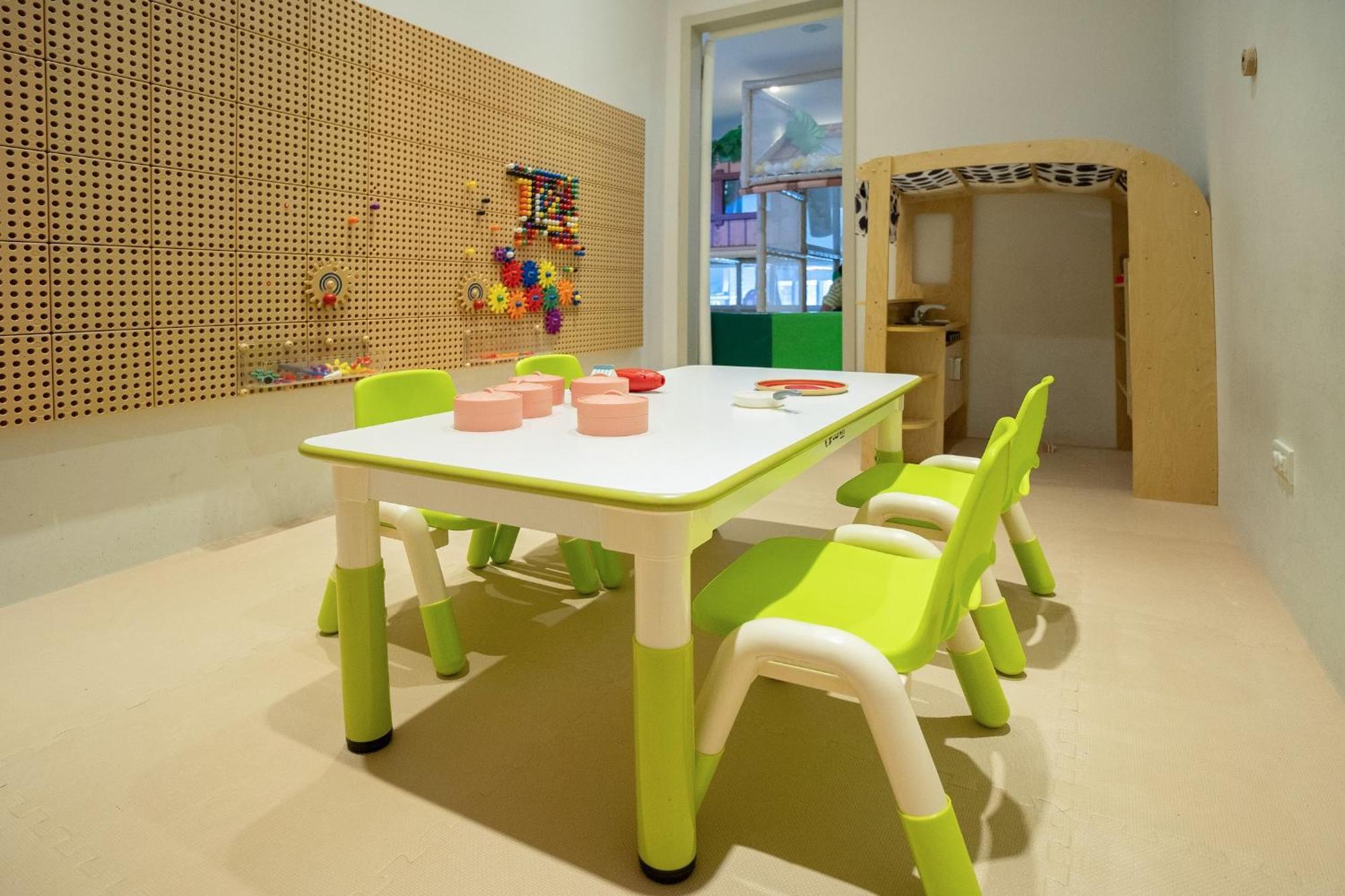 Check Inn Magi Kids Hotel Luodong Exteriör bild