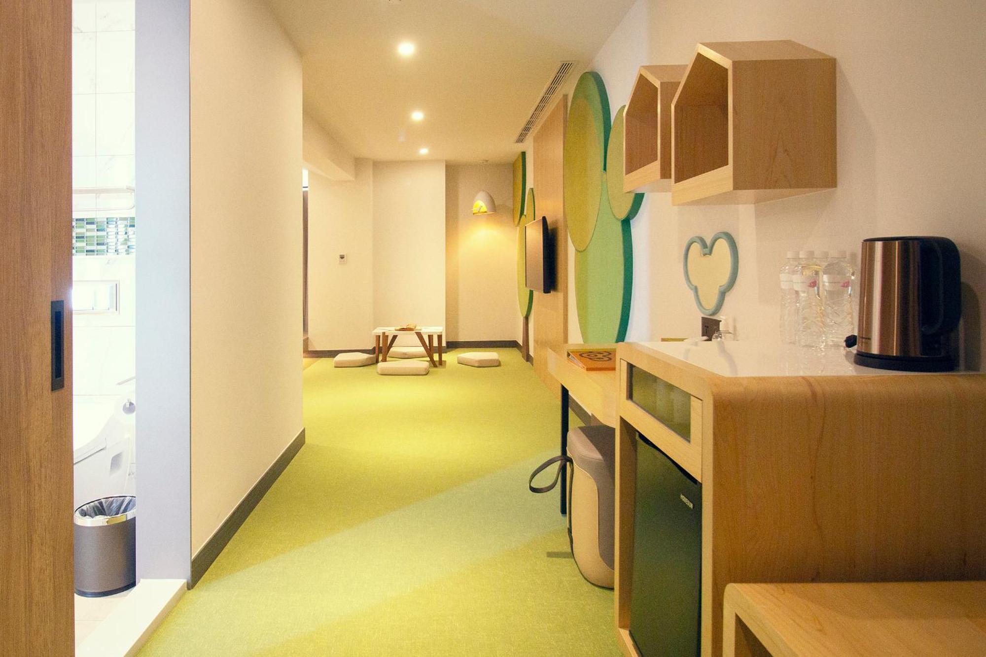 Check Inn Magi Kids Hotel Luodong Rum bild